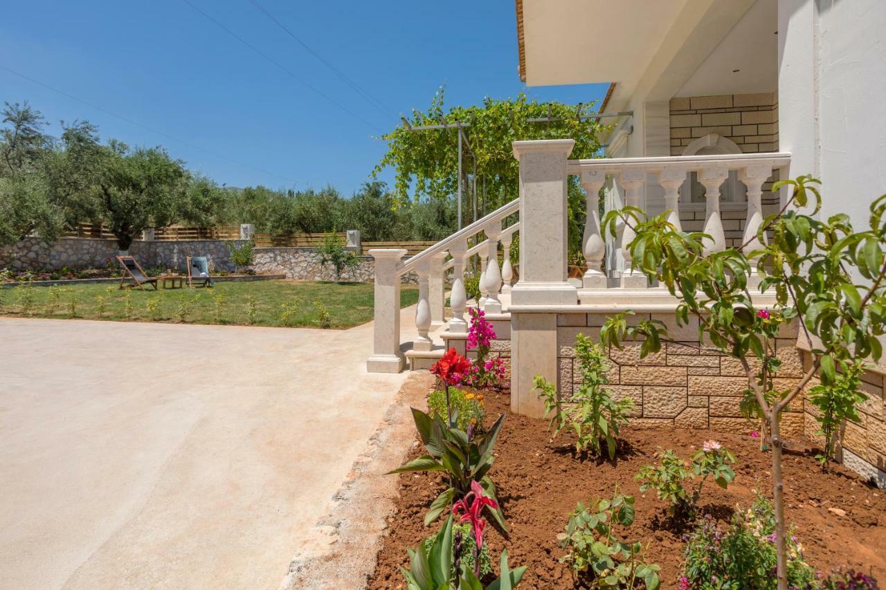Villa Serenity Agia Marina  Luaran gambar