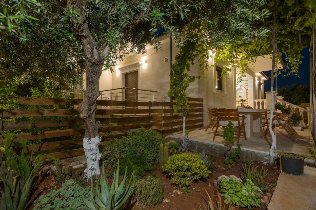 Villa Serenity Agia Marina  Luaran gambar